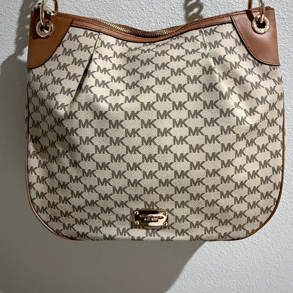Michael Kors Jet Set leather purse